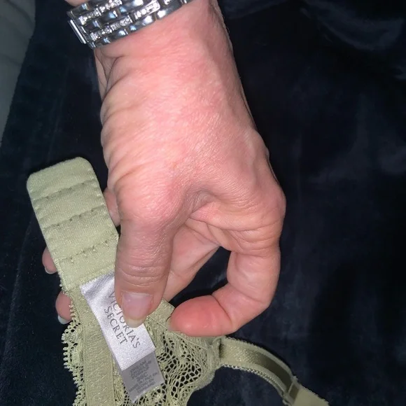 VS NWOT Dream Angels Push-up in 36C with Matching Panties - Picture 5 of 6